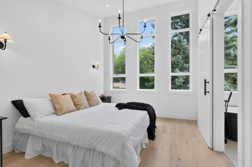 3613 2 Street Nw, Calgary, AB - Indoor Photo Showing Bedroom