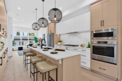 3613 2 Street NW Calgary, AB T2K 0Y3
