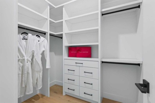 3613 2 Street Nw, Calgary, AB - Indoor With Storage