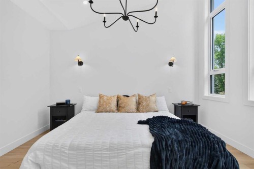 3613 2 Street Nw, Calgary, AB - Indoor Photo Showing Bedroom