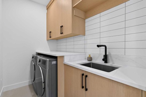 3613 2 Street Nw, Calgary, AB - Indoor Photo Showing Laundry Room