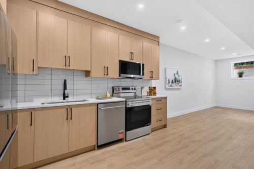 3613 2 Street Nw, Calgary, AB - Indoor Photo Showing Kitchen