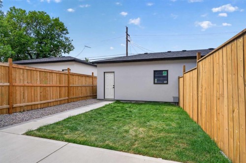 3613 2 Street Nw, Calgary, AB - Outdoor With Exterior