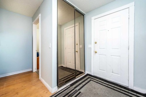 356 Falmere Road Ne, Calgary, AB - Indoor Photo Showing Other Room