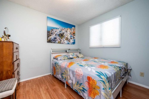 356 Falmere Road Ne, Calgary, AB - Indoor Photo Showing Bedroom