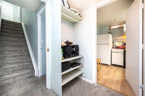 356 Falmere Road Ne, Calgary, AB - Indoor Photo Showing Other Room