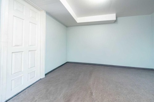 356 Falmere Road Ne, Calgary, AB - Indoor Photo Showing Other Room