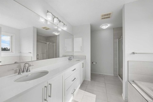 87 Harvest Grove Common Ne, Calgary, AB - Indoor Photo Showing Bathroom
