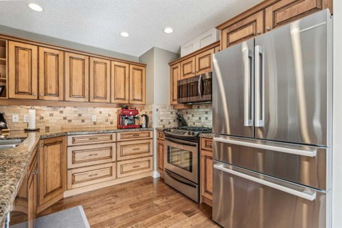315 45 Avenue Sw, Calgary, AB - Indoor Photo Showing Kitchen