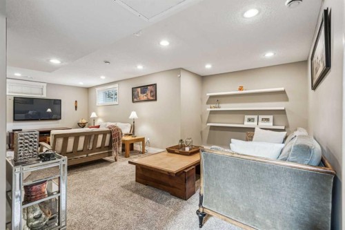 315 45 Avenue Sw, Calgary, AB - Indoor