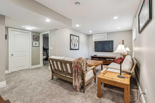 315 45 Avenue Sw, Calgary, AB - Indoor
