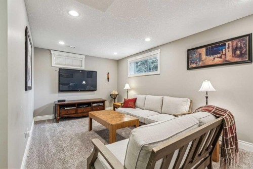 315 45 Avenue Sw, Calgary, AB - Indoor