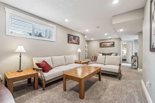315 45 Avenue Sw, Calgary, AB - Indoor