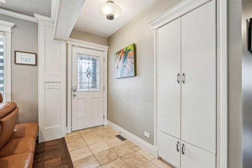 315 45 Avenue Sw, Calgary, AB - Indoor Photo Showing Other Room