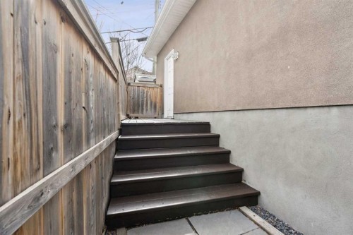 315 45 Avenue Sw, Calgary, AB - Indoor Photo Showing Other Room