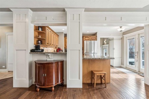 315 45 Avenue Sw, Calgary, AB - Indoor