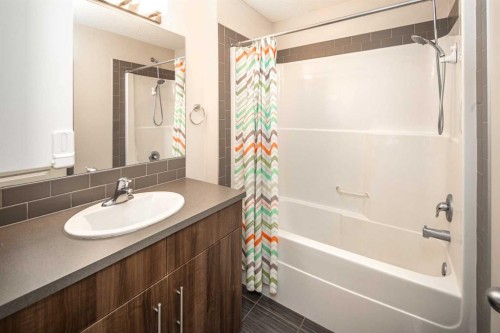38 Nolanfield Road Nw, Calgary, AB - Indoor Photo Showing Bathroom