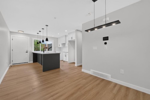 2022 12 Avenue Sw, Calgary, AB - Indoor Photo Showing Kitchen