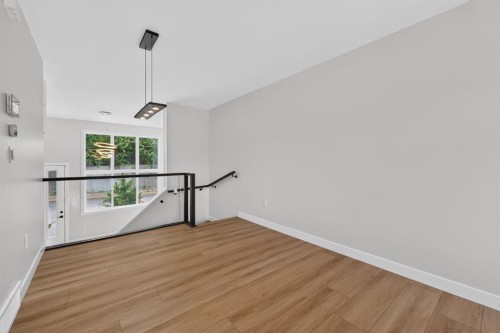 2022 12 Avenue Sw, Calgary, AB - Indoor Photo Showing Other Room
