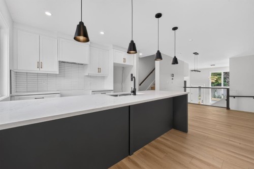 2022 12 Avenue Sw, Calgary, AB - Indoor Photo Showing Kitchen With Upgraded Kitchen