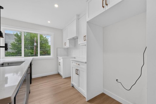 2022 12 Avenue Sw, Calgary, AB - Indoor Photo Showing Kitchen