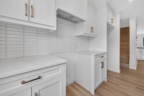 2022 12 Avenue Sw, Calgary, AB - Indoor Photo Showing Kitchen
