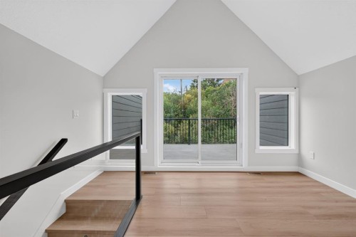 2022 12 Avenue Sw, Calgary, AB - Indoor Photo Showing Other Room