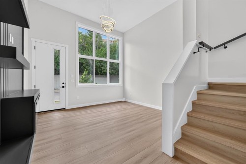 2022 12 Avenue Sw, Calgary, AB - Indoor Photo Showing Other Room