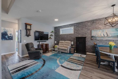 85 Legacy Glen Point Se, Calgary, AB - Indoor Photo Showing Living Room