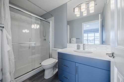 85 Legacy Glen Point Se, Calgary, AB - Indoor Photo Showing Bathroom