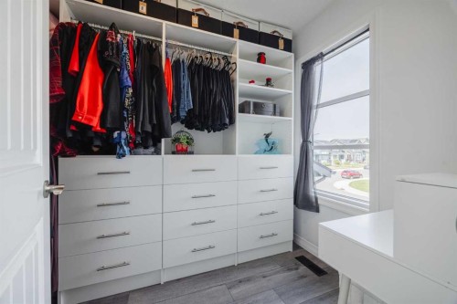 85 Legacy Glen Point Se, Calgary, AB - Indoor With Storage