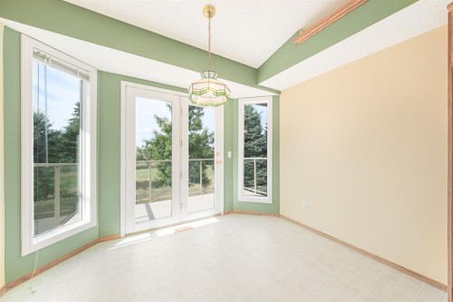 22 Douglas Woods Park Se, Calgary, AB - Indoor Photo Showing Other Room