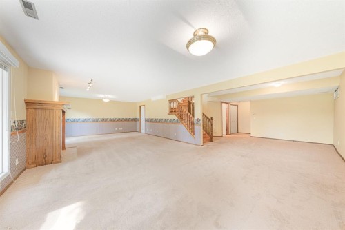 22 Douglas Woods Park Se, Calgary, AB - Indoor Photo Showing Other Room