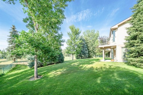 22 Douglas Woods Park Se, Calgary, AB - Outdoor