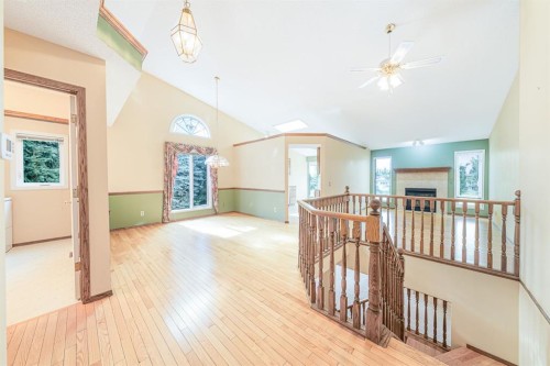 22 Douglas Woods Park Se, Calgary, AB - Indoor Photo Showing Other Room