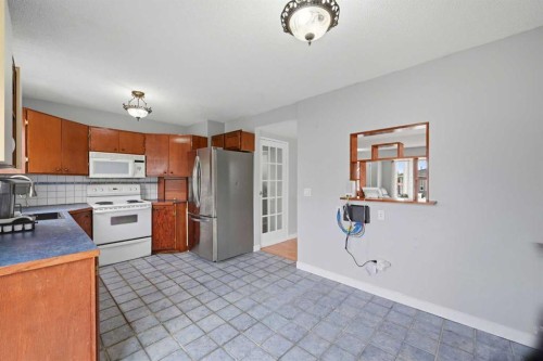 7 Falshire Close Ne, Calgary, AB - Indoor Photo Showing Kitchen