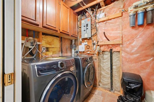 7 Falshire Close Ne, Calgary, AB - Indoor Photo Showing Laundry Room