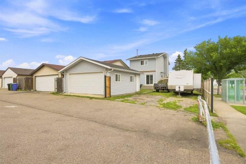 7 Falshire Close Ne, Calgary, AB - Outdoor