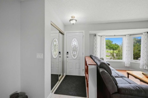7 Falshire Close Ne, Calgary, AB - Indoor Photo Showing Other Room