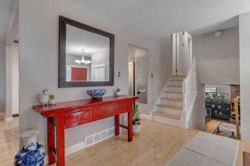 35 Rundlemere Place Ne, Calgary, AB - Indoor Photo Showing Other Room