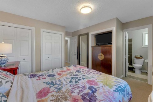35 Rundlemere Place Ne, Calgary, AB - Indoor Photo Showing Bedroom