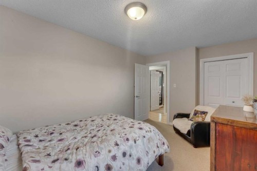 35 Rundlemere Place Ne, Calgary, AB - Indoor Photo Showing Bedroom