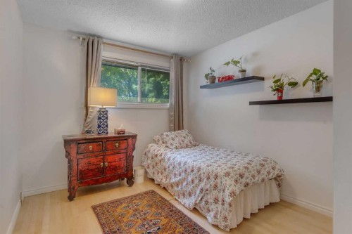 35 Rundlemere Place Ne, Calgary, AB - Indoor Photo Showing Bedroom