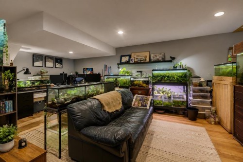 35 Rundlemere Place Ne, Calgary, AB - Indoor