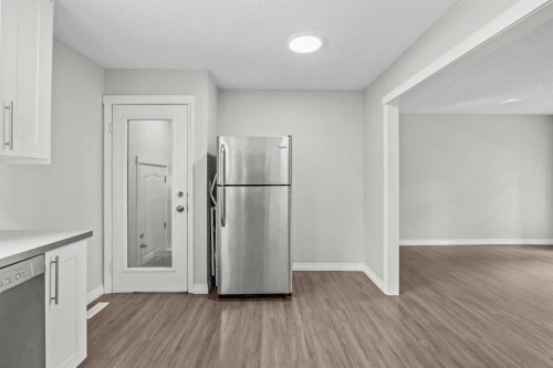 875 Pinecliff Drive Ne, Calgary, AB - Indoor