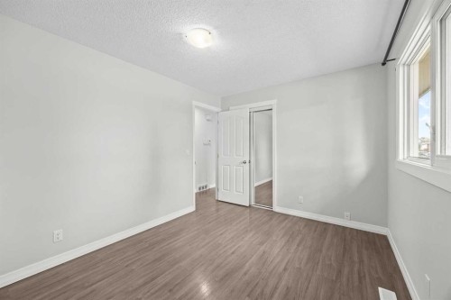 875 Pinecliff Drive Ne, Calgary, AB - Indoor Photo Showing Other Room