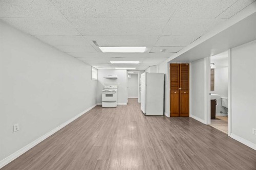 875 Pinecliff Drive Ne, Calgary, AB - Indoor Photo Showing Other Room
