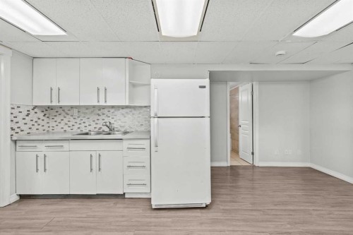875 Pinecliff Drive Ne, Calgary, AB - Indoor Photo Showing Other Room