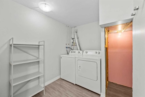 875 Pinecliff Drive Ne, Calgary, AB - Indoor Photo Showing Laundry Room