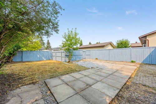 875 Pinecliff Drive Ne, Calgary, AB - Outdoor